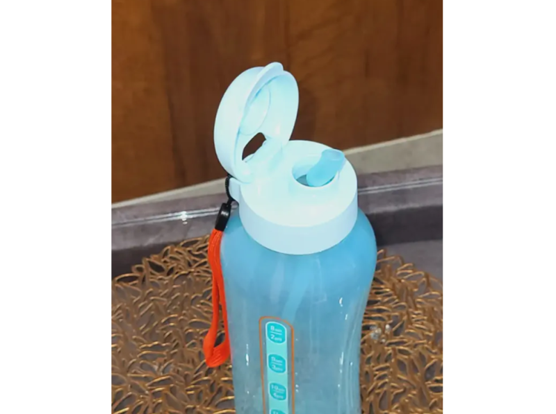 Sticlă 1,2 L albastru deschis capac click cu pai + șnur - imagine 3